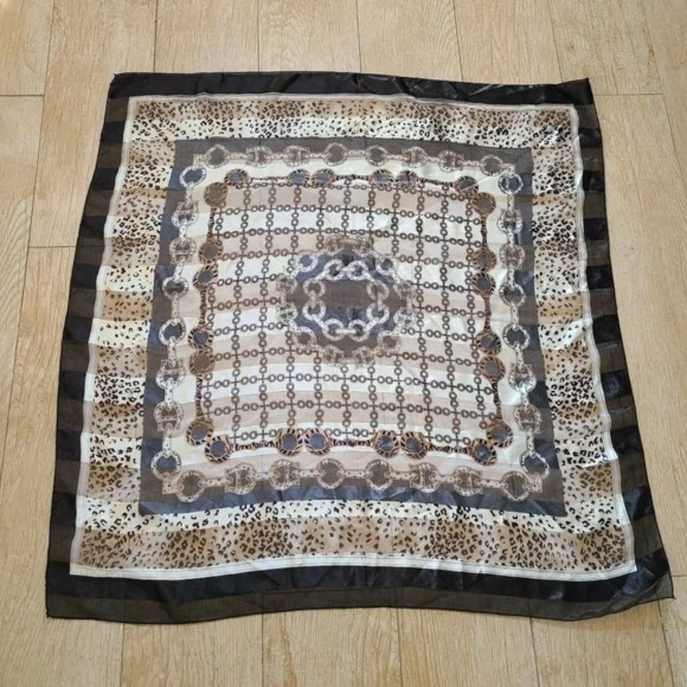 Beautiful leopard Print Scarve
